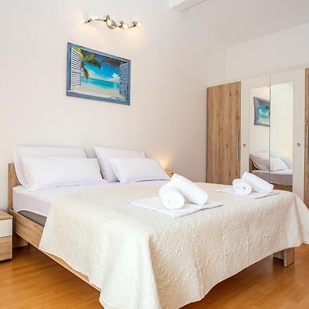Apartments Adisa 오미스 외부 사진
