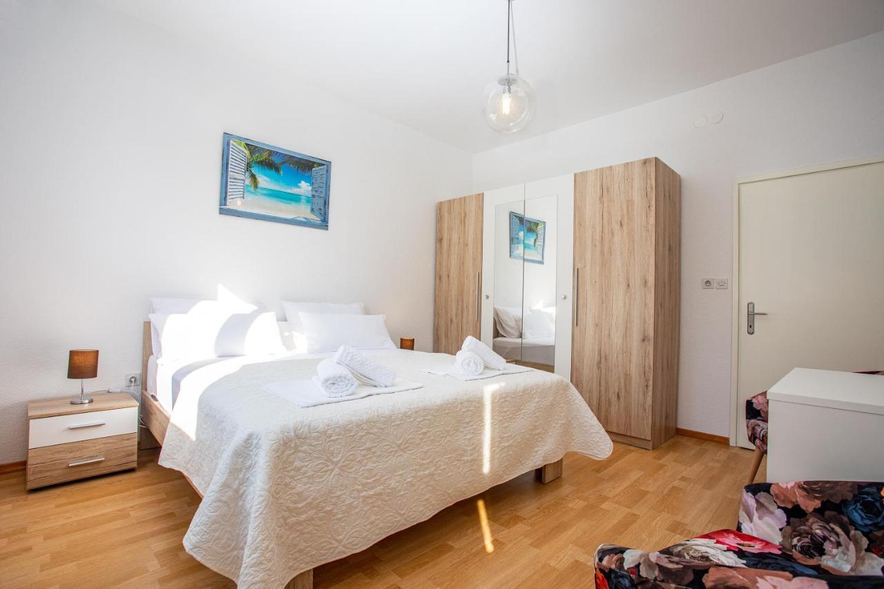 Apartments Adisa 오미스 외부 사진