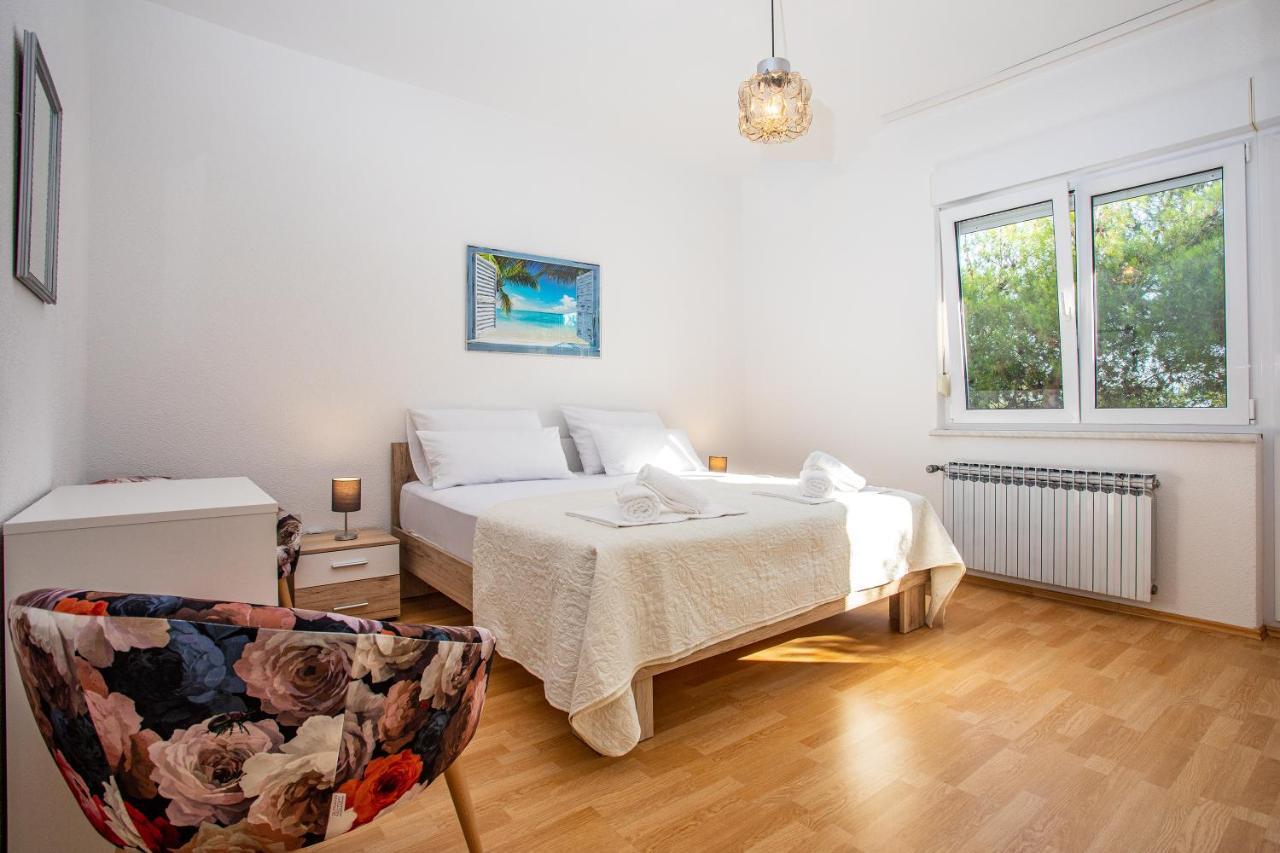 Apartments Adisa 오미스 외부 사진
