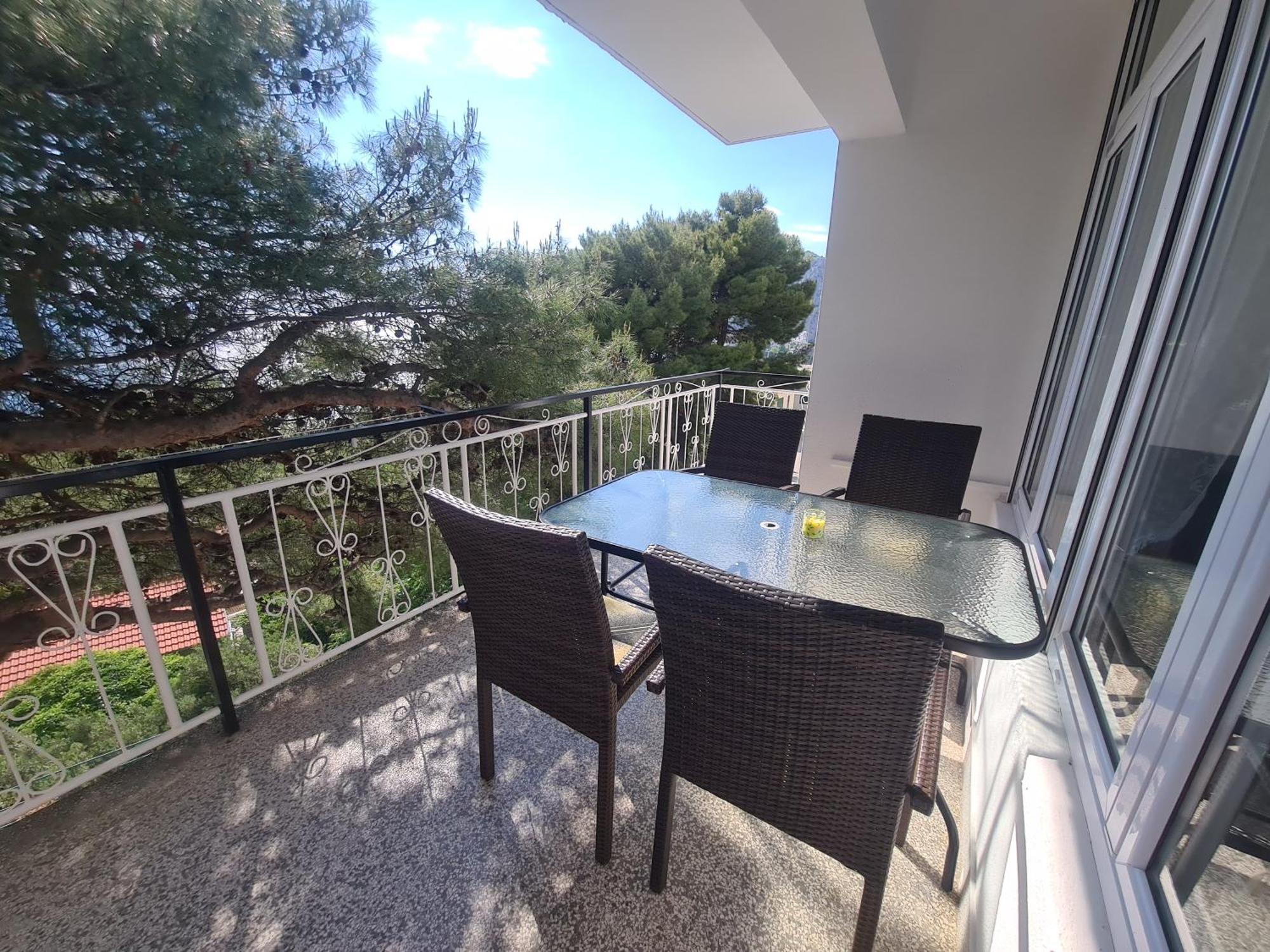 Apartments Adisa 오미스 외부 사진